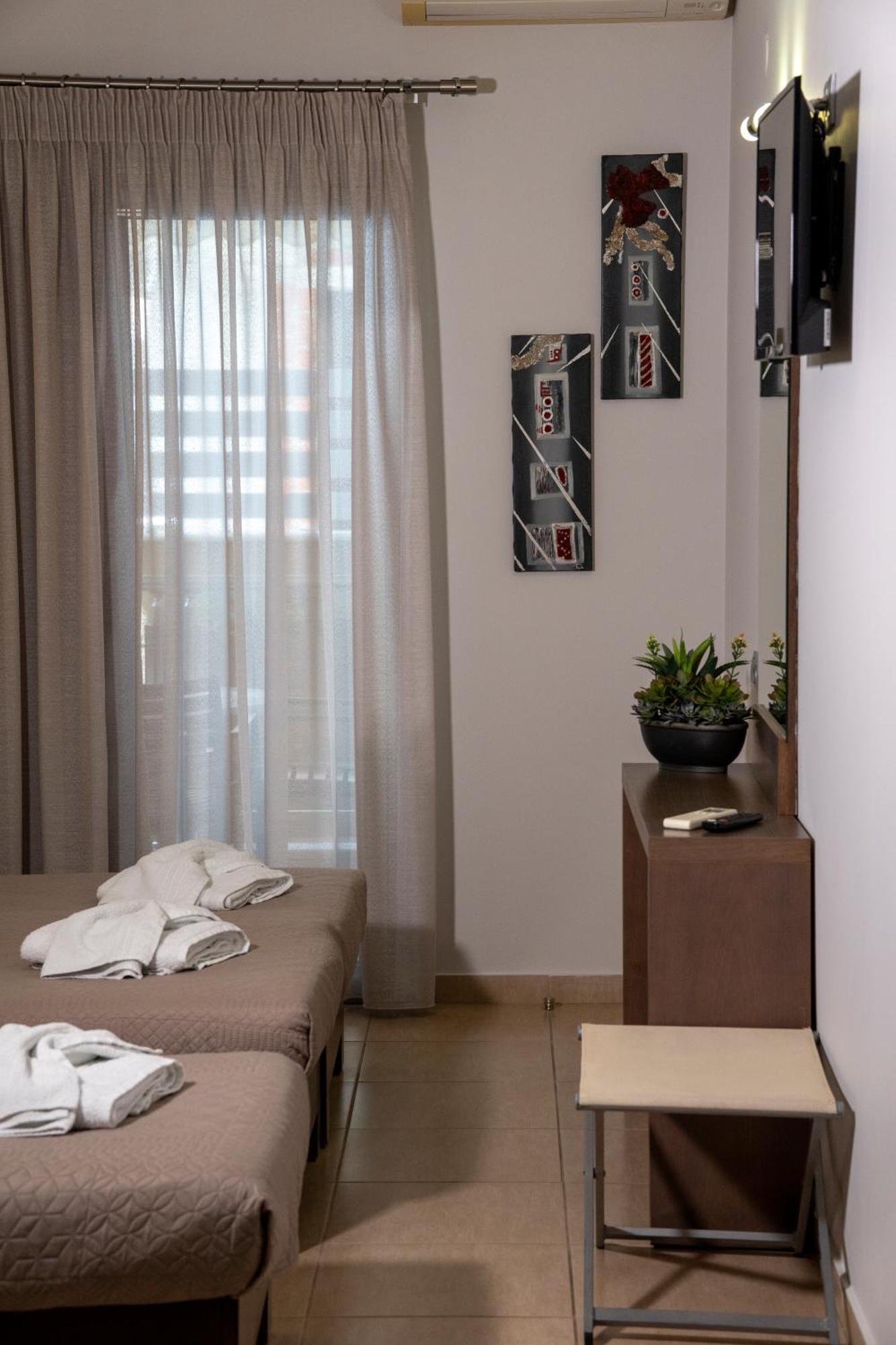 Hotel Epavlis Eleftheriadi Paralía エクステリア 写真