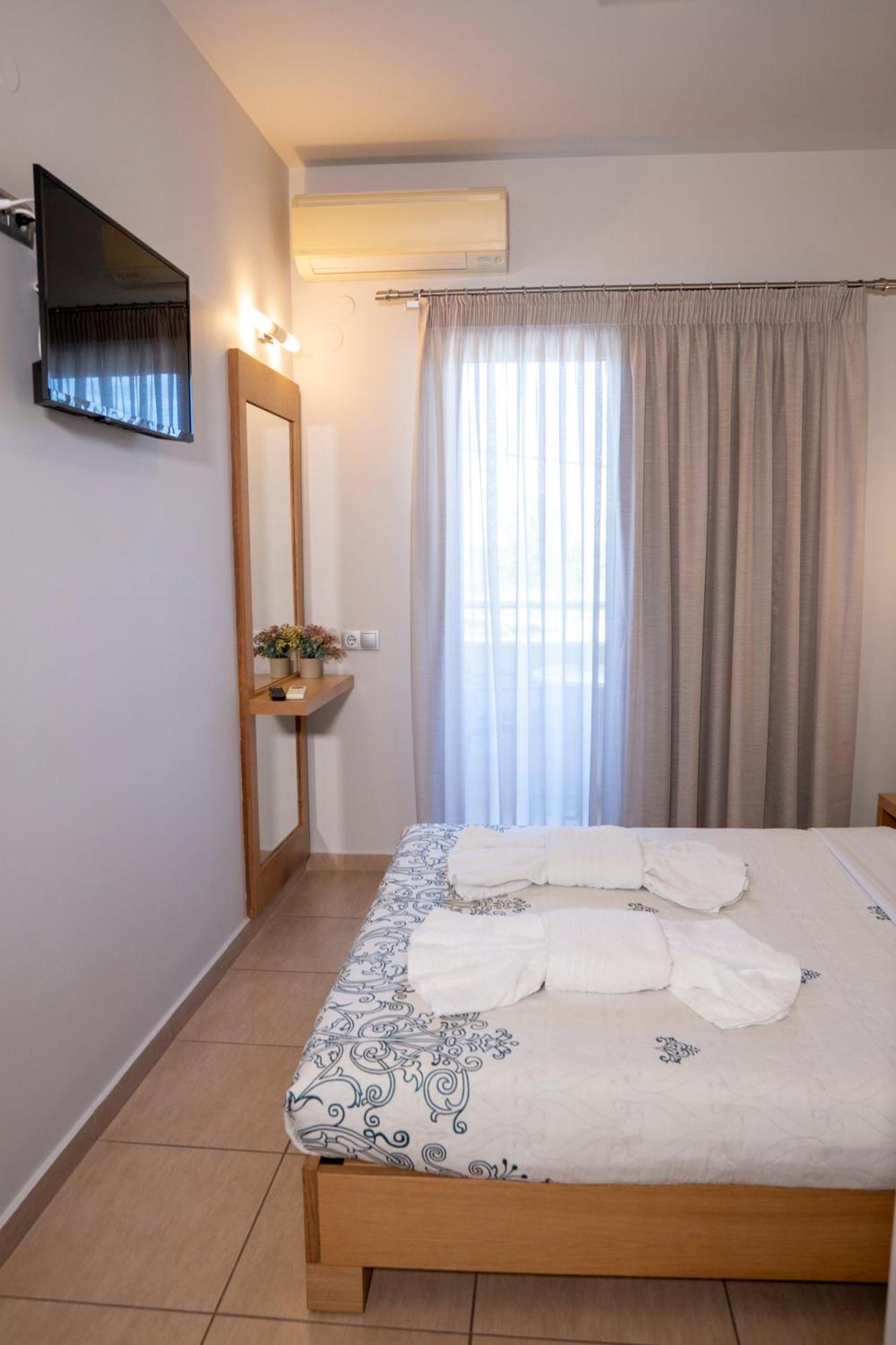 Hotel Epavlis Eleftheriadi Paralía エクステリア 写真