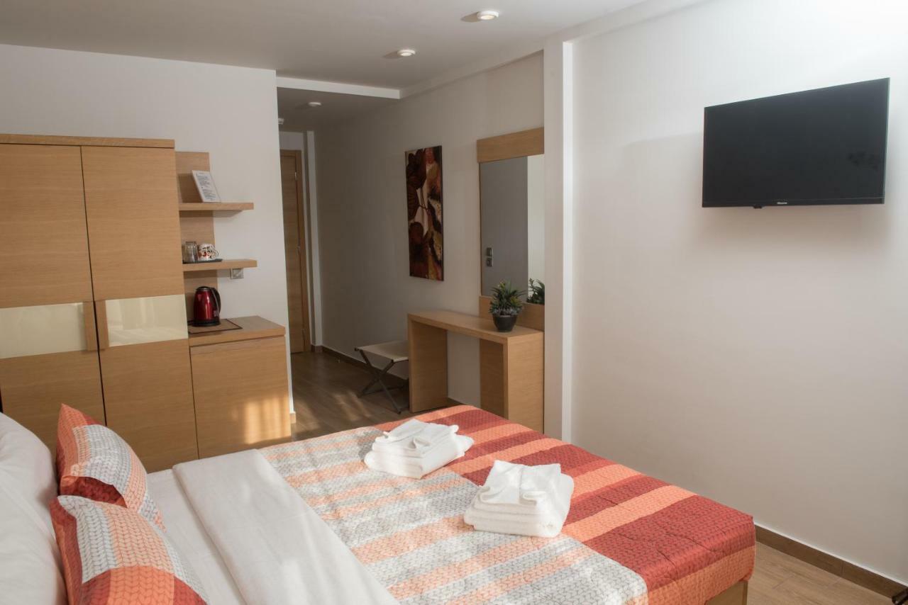 Hotel Epavlis Eleftheriadi Paralía エクステリア 写真